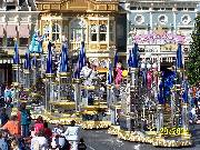 parade_good2 * 2304 x 1728 * (1.56MB)